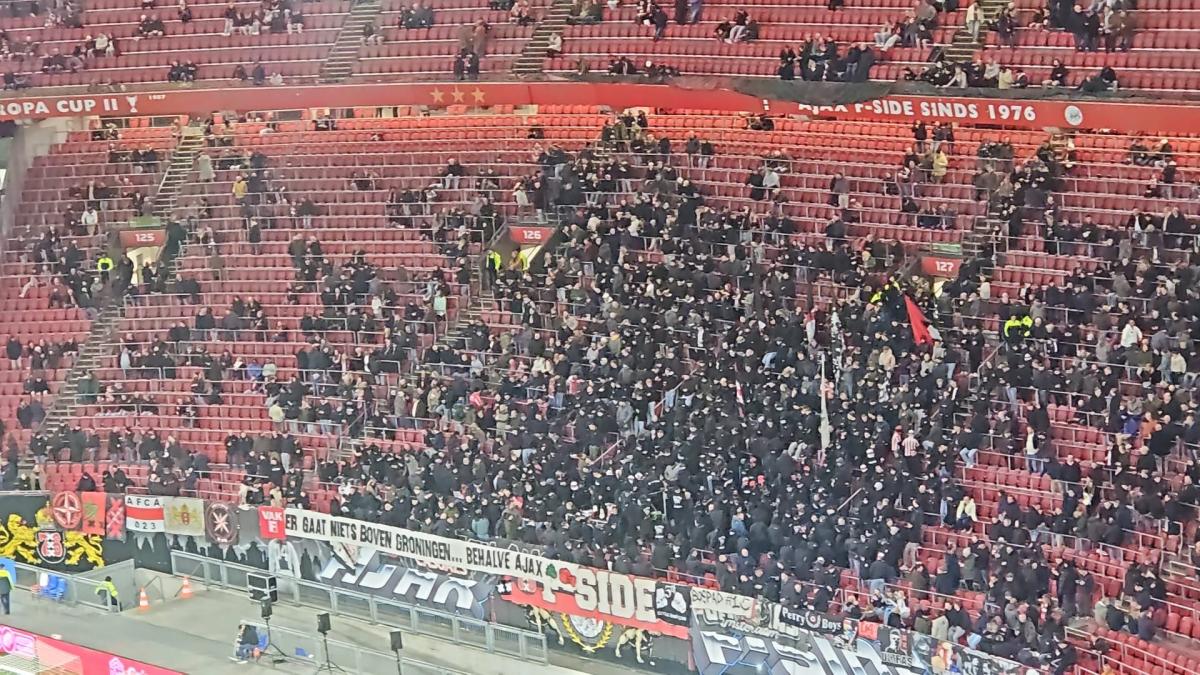 ?? Ajax ontvangt FC Groningen met basisdebutant Bouwman • AZ gaat onderuit bij FC Twente