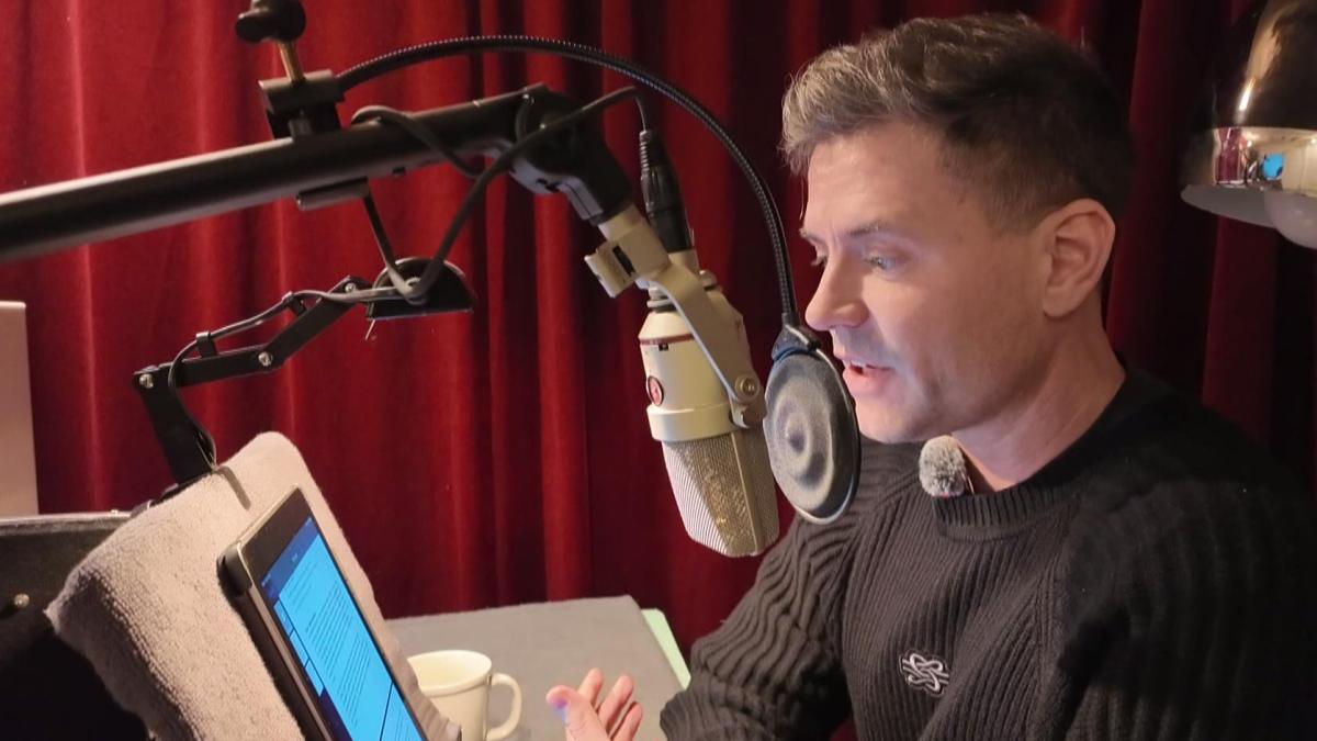 Simon Keizer vertelt voor het eerst over wat hij tijdens nieuwjaarsbrand Volendam zag