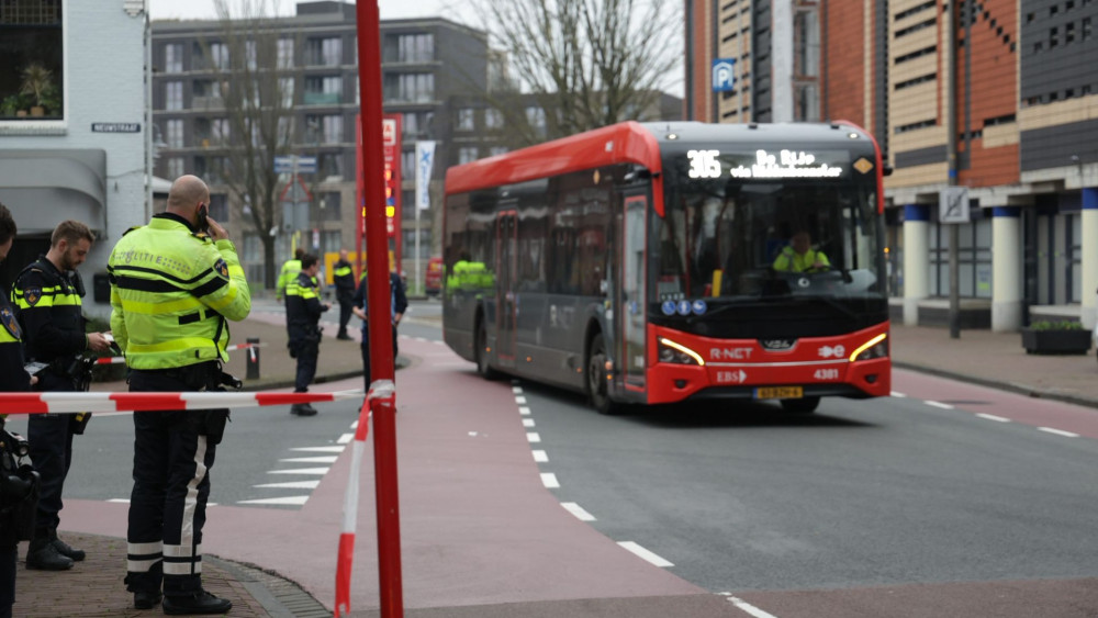 Voetganger ernstig gewond na botsing met lijnbus • Groep vrouwelijke inbrekers actief in Amstelveen.