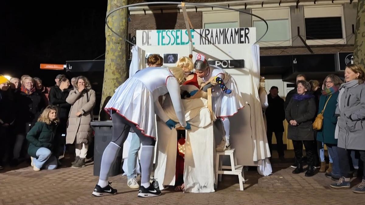 Met het 'speulen' van wegopbrekingen en bevallingen viert Texel Ouwe Sunderklaas