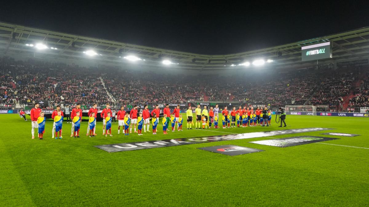 ?? Belangrijke Europese avond voor AZ • Bekervoetbal in Volendam
