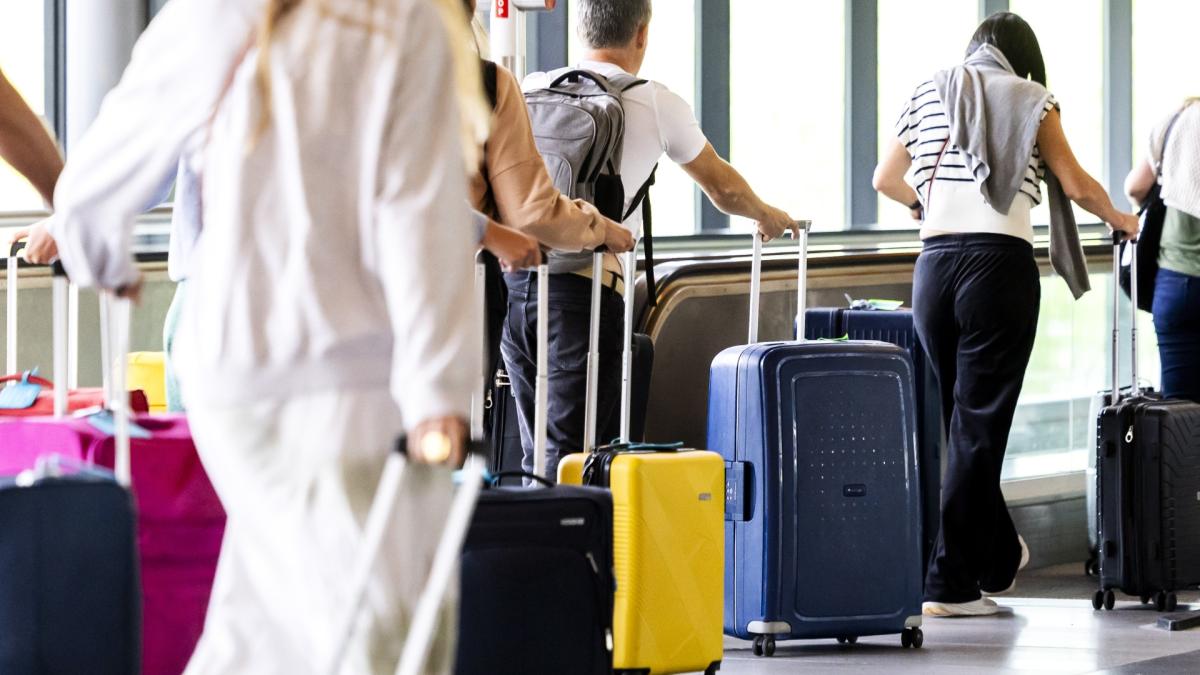 Koffers reizigers Schiphol kunnen niet allemaal mee vliegtuig in door storing
