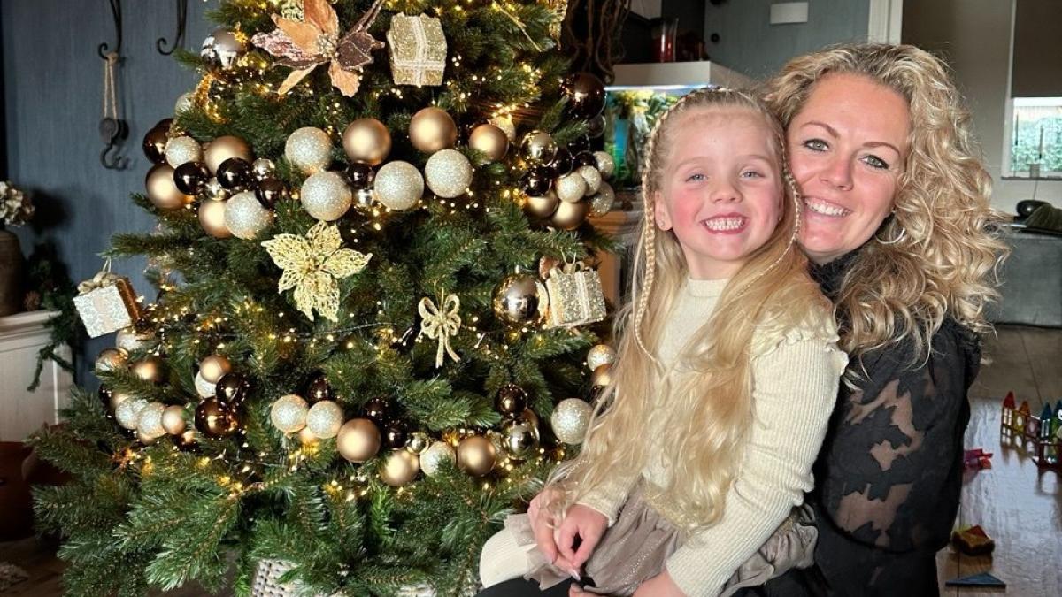 Jolene (4) uit Andijk doneert haar lange lokken aan zieke kinderen