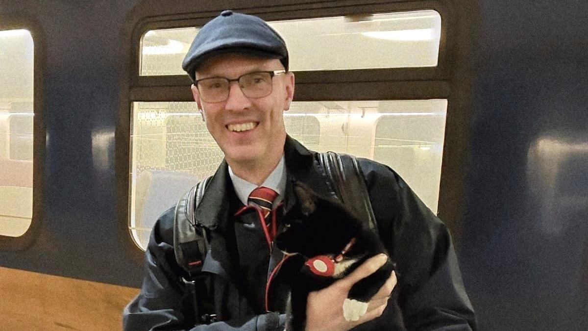 Conducteur Marcel vierde kerst met een bijzondere logé uit de laatste trein