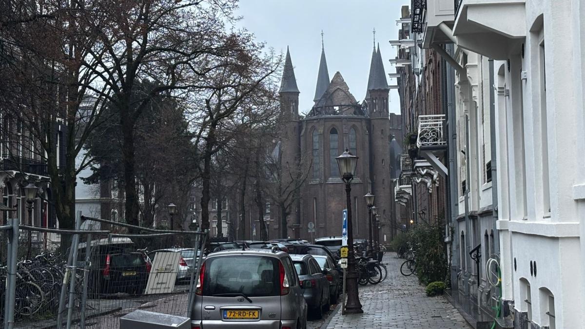 Brand Vondelkerk Amsterdam onder controle