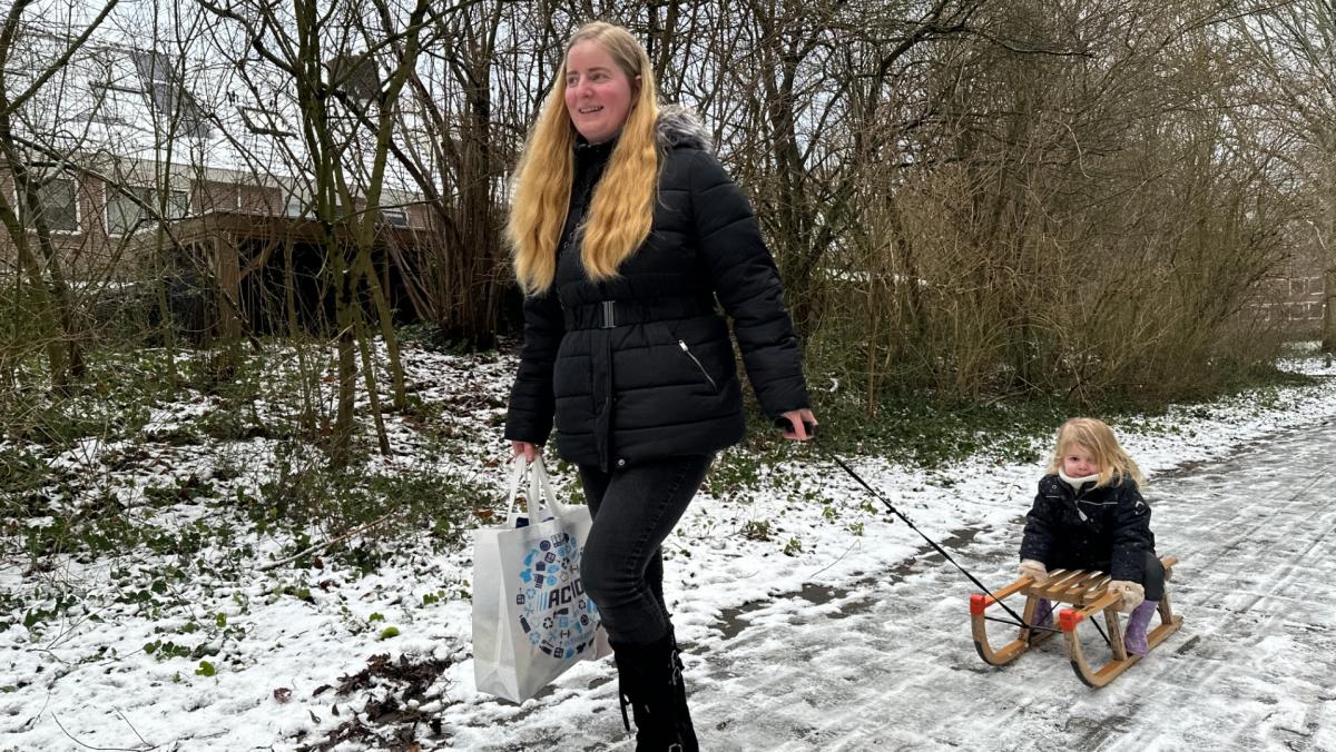 Van sneeuwpoppen tot de slee: zo genoten jullie vandaag van de sneeuw