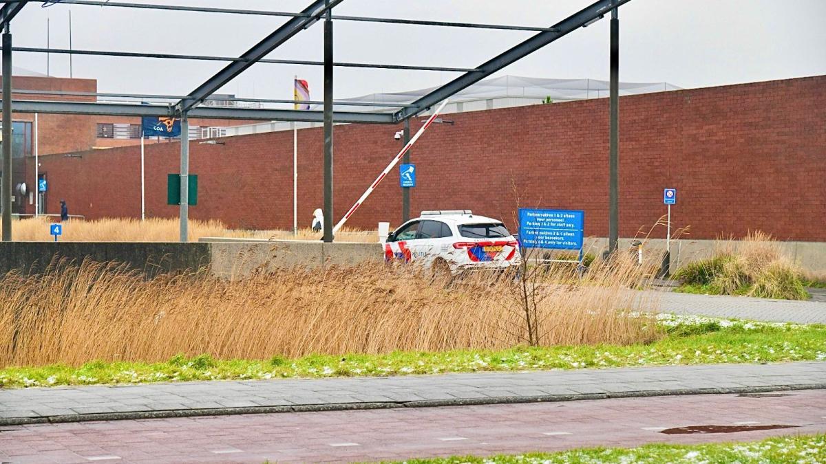 Twee personen bedreigd met mogelijk vuurwapen in park Den Helder, verdachte spoorloos