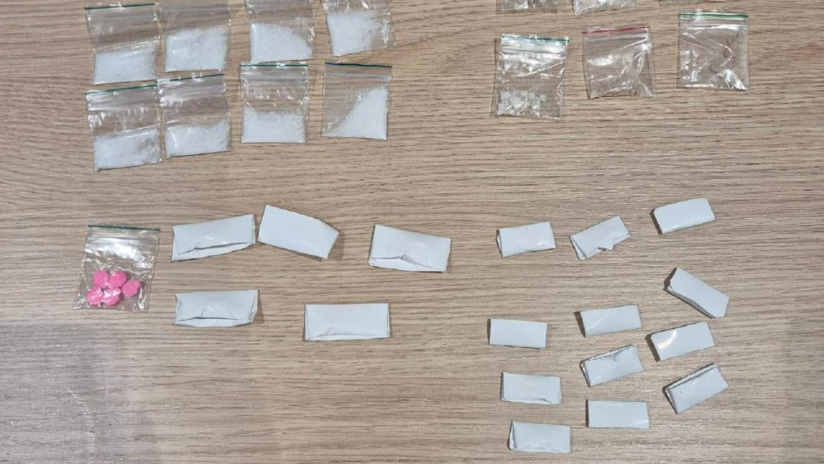 Buurt signaleert verdachte ritten: drugsdealer in Hilversum aangehouden