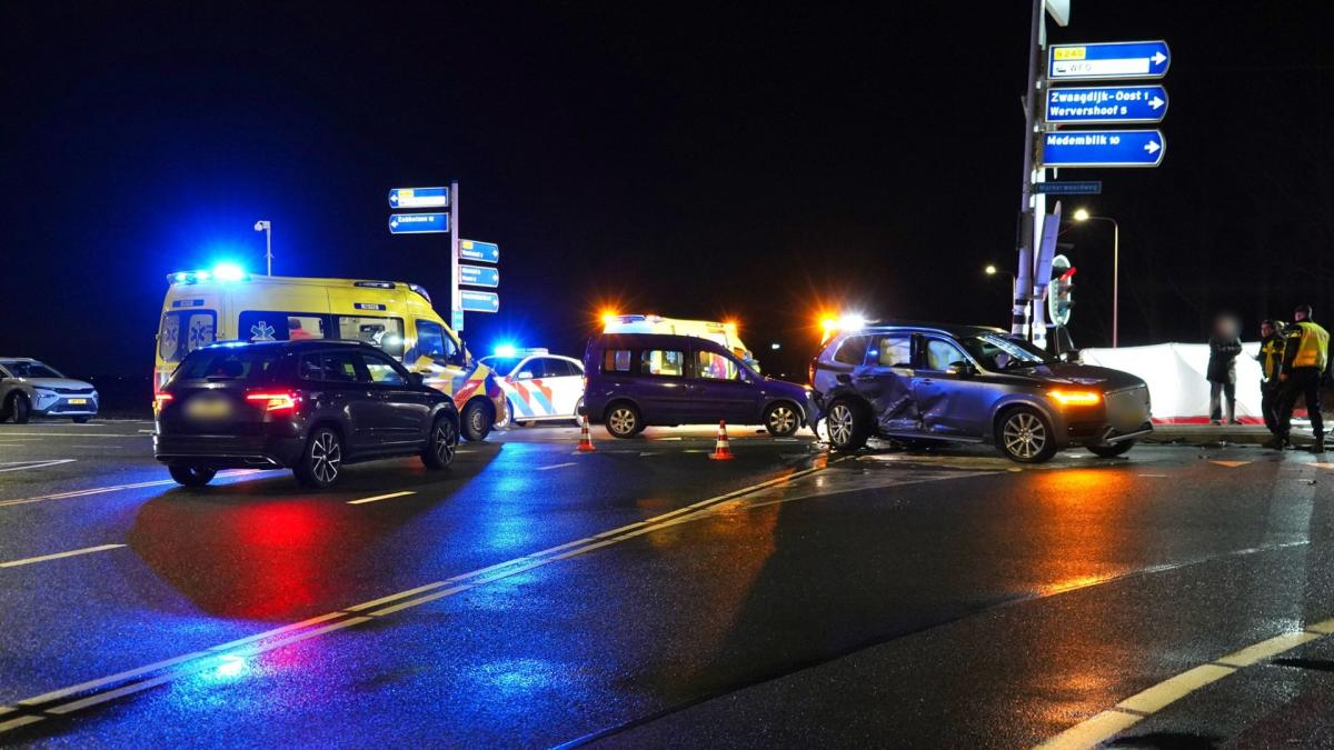 Drie gewonden bij zwaar ongeval in Zwaagdijk-Oost