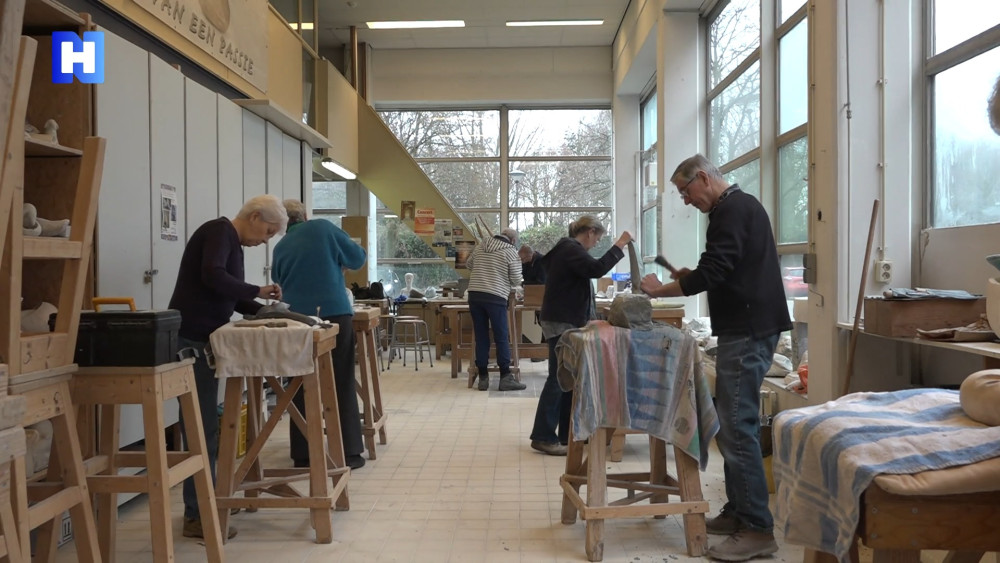 Beeldhouwers van De Steenvrouwe hakken elkaar naar hoger niveau Home