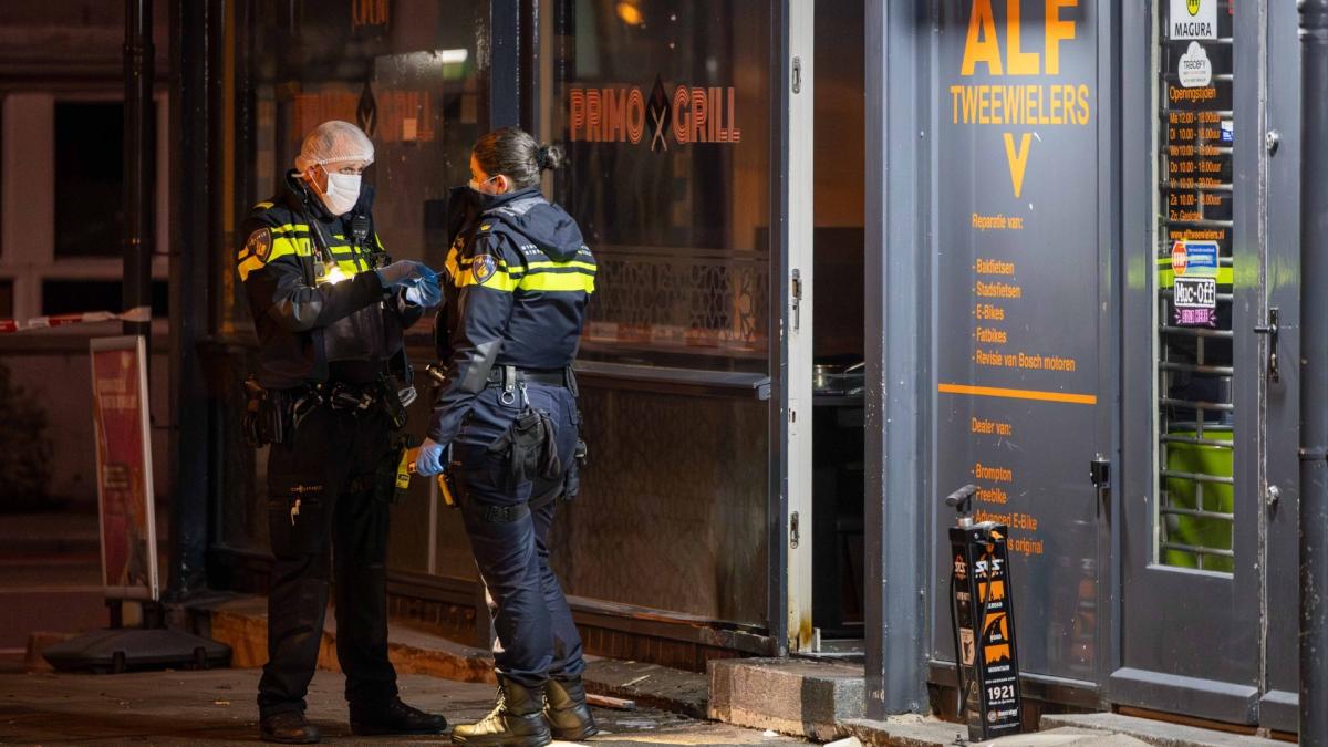Minderjarige verdachte aangehouden na explosie bij grillroom Weesp