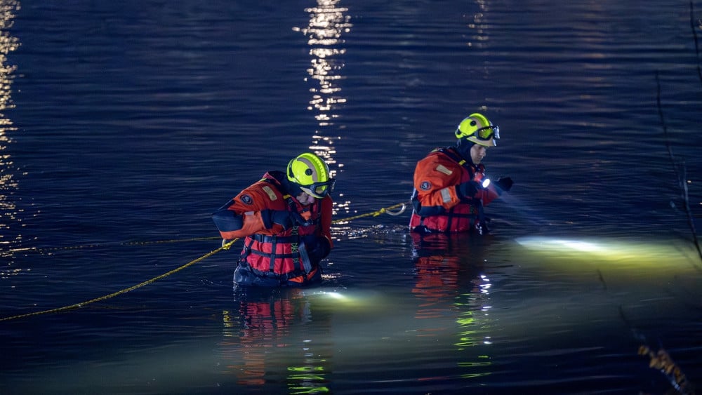 Twee tieners verdacht van overval en mishandeling maaltijdbezorger • Slachtoffer woningoverval raakt gewond bij afweren van mes