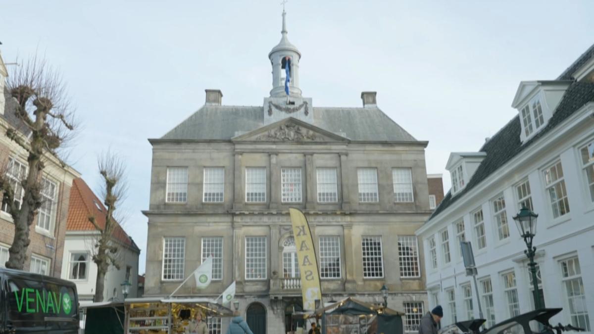 Het stadhuis van Weesp bestaat 250 jaar: 