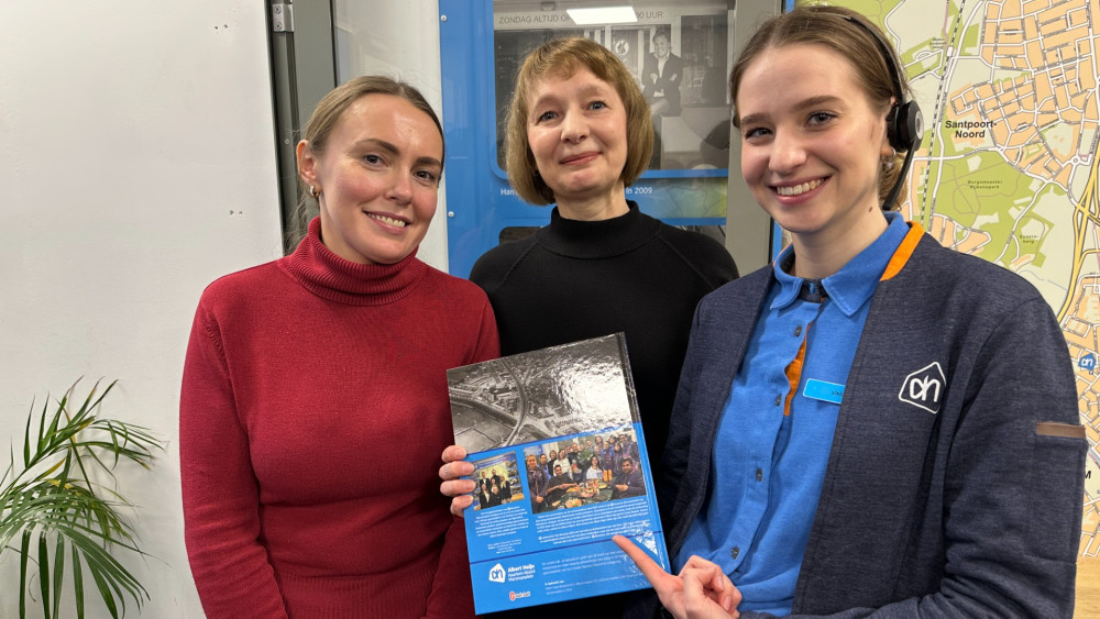 Ukrainian supermarket workers surprised by photo in Haarlem picture book
