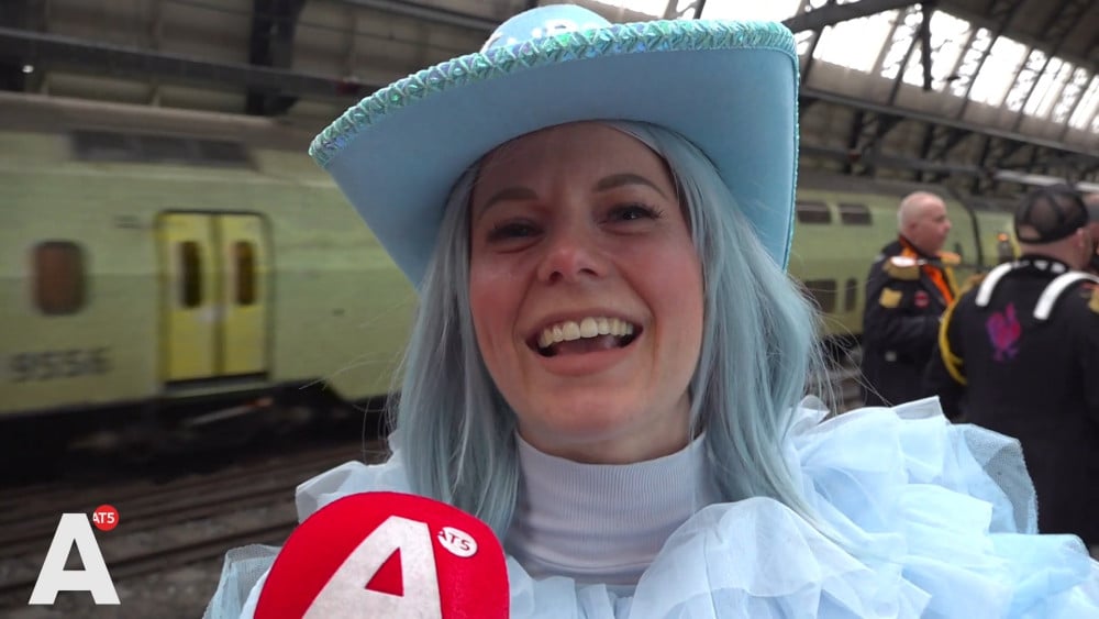 Carnavalsgangers met speciale trein en muziek richting zuiden Home