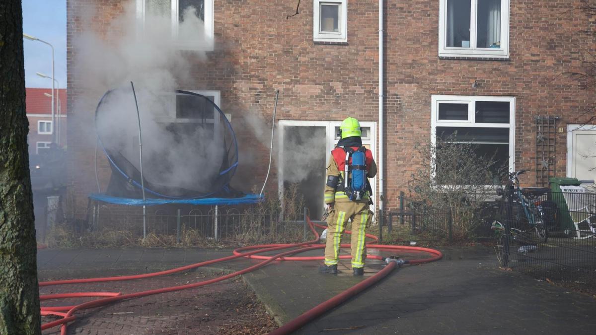 Bankstel in brand in woning in Velsen-Noord, bewoner niet thuis