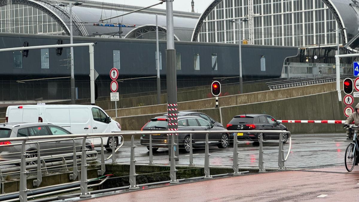IJtunnel al uren dicht door storing, Michiel de Ruijtertunnel weer open