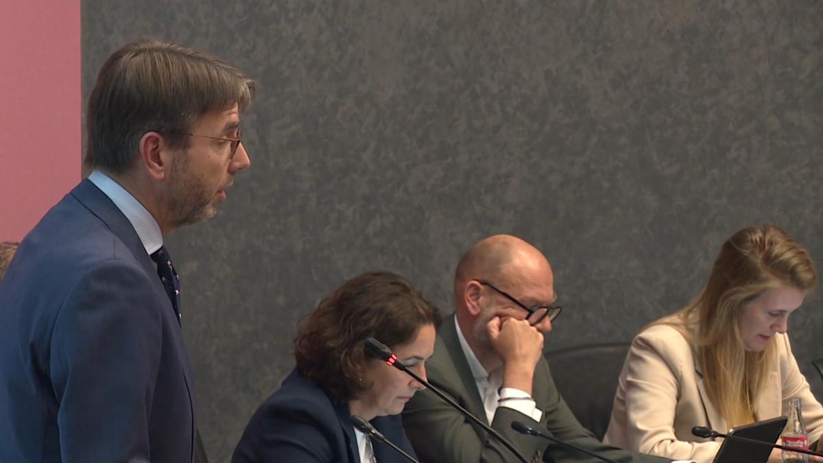 Amsterdamse raadsleden reageren op peilingen: 