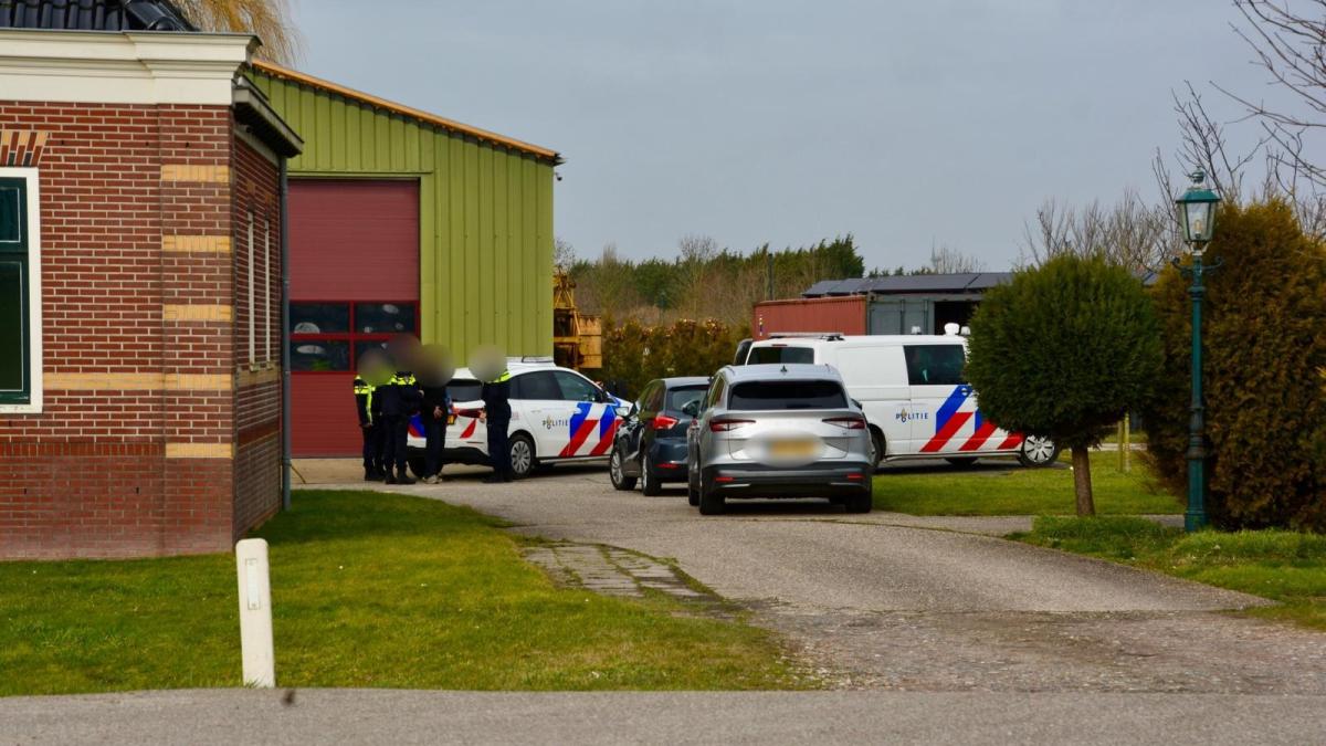 Twee aanhoudingen bij onderzoek naar mogelijke wietplantage in Schellinkhout
