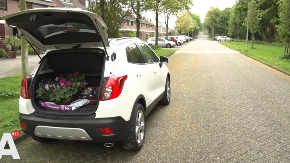 Paid parking coming to Gein: residents must apply for parking permits