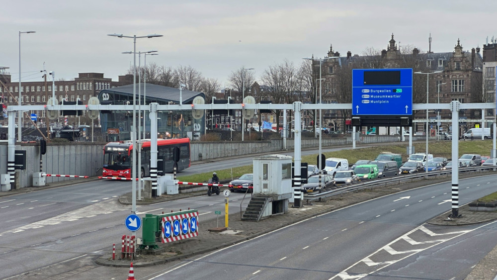 Survey on IJtunnel closure: Potential hour of extra travel time during rush hour