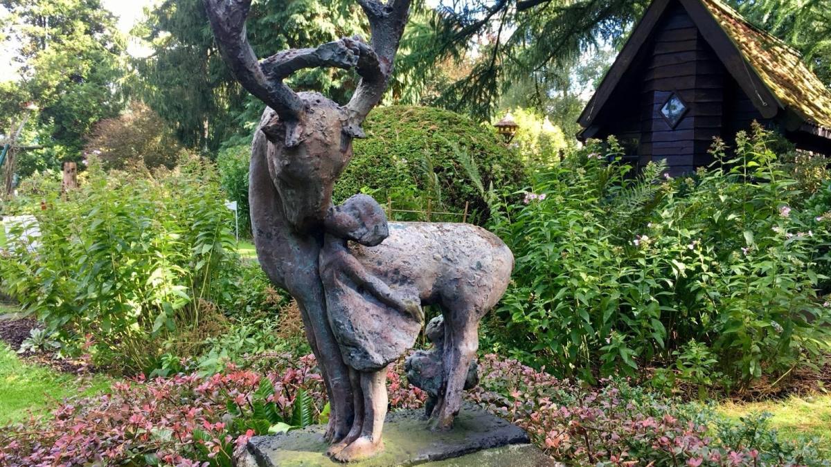 Beeldenroof uit midgetgolftuinen Lage Vuursche: 