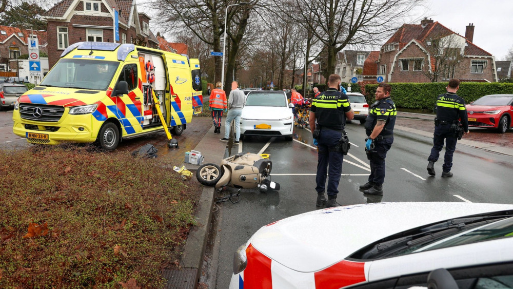 Botsing in Stadskanaal leidt tot wapenwondst en aanhouding • Jonge winkeldief betrapt in Hoogezand.