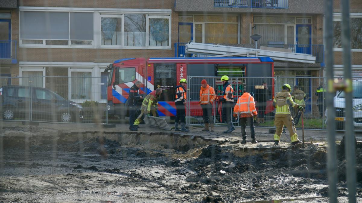 Dode en verminkte python bij vuilnis ontdekt • Overleden persoon gevonden in het water