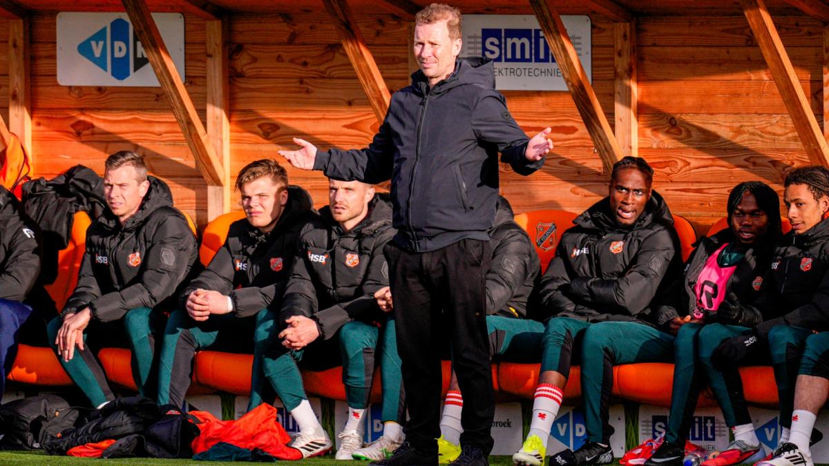 Kruys heeft bijna geen stem over na zwakke eerste helft FC Volendam: 