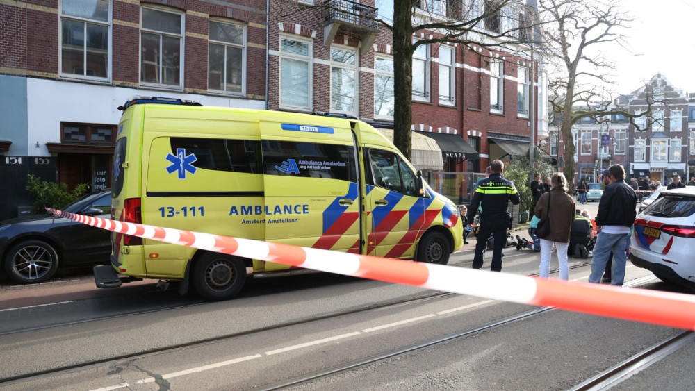 Cyclists injured in collision on Willemsparkweg