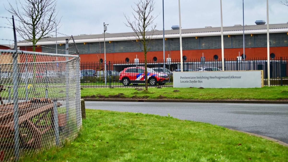 Brandje in cel in gevangenis Heerhugowaard • Pand vol hennepplanten voor drie maanden gesloten