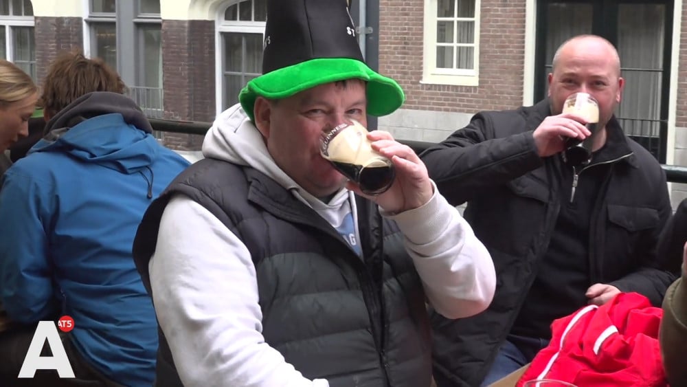 Ieren vieren St. Patrick's Day: "Een goed Iers ontbijt met 20 pints"