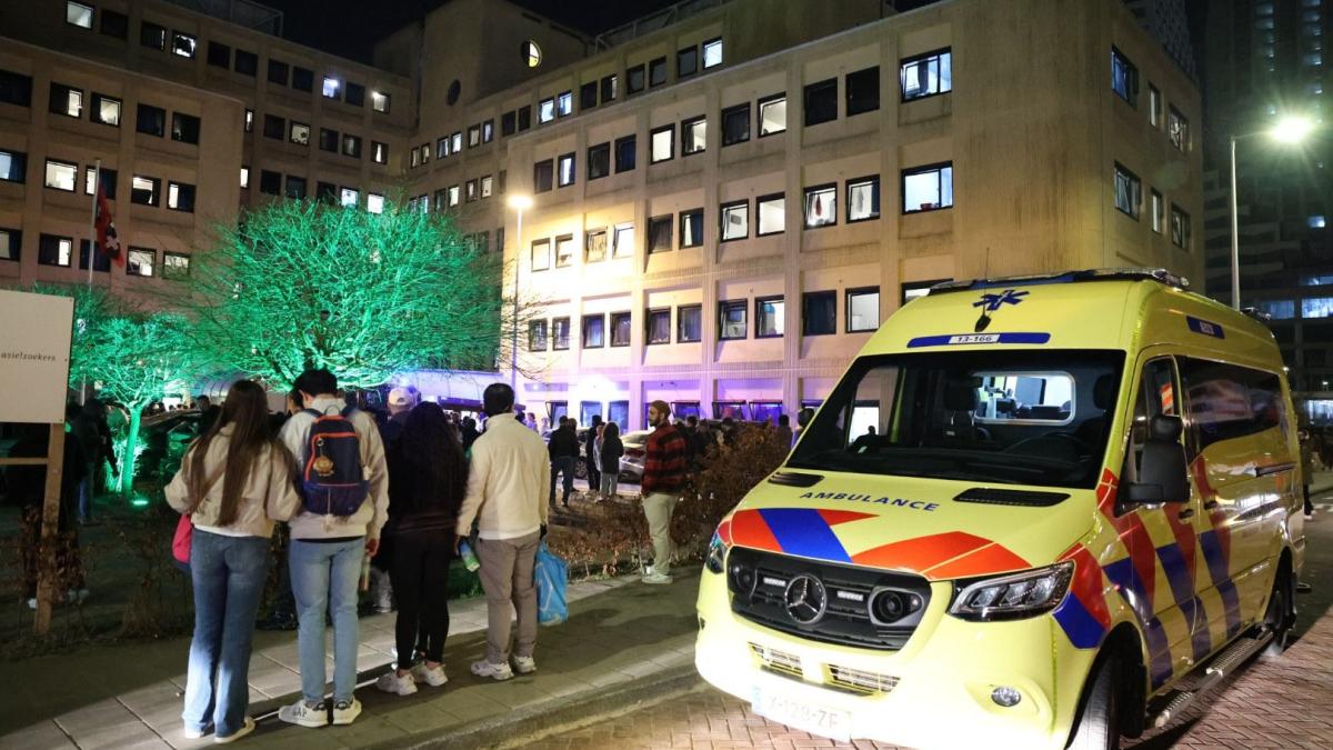 KLM schrapt vluchten naar Dubai, Riyad en Dammam • Aanhouding voor overval in Landsmeer