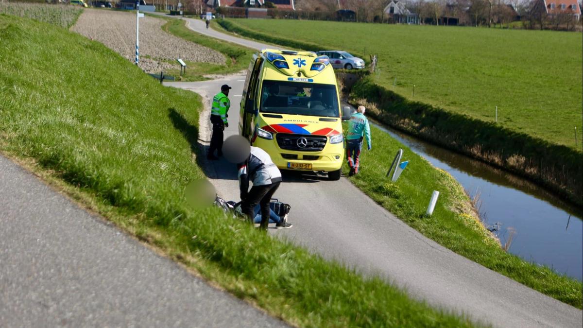 Motorrijder rolt van dijk na botsing in Sint Maarten