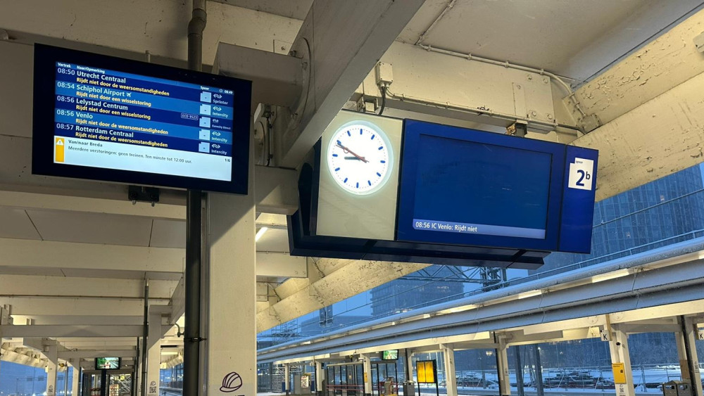No train service at Station Zuid during multiple periods in April and May