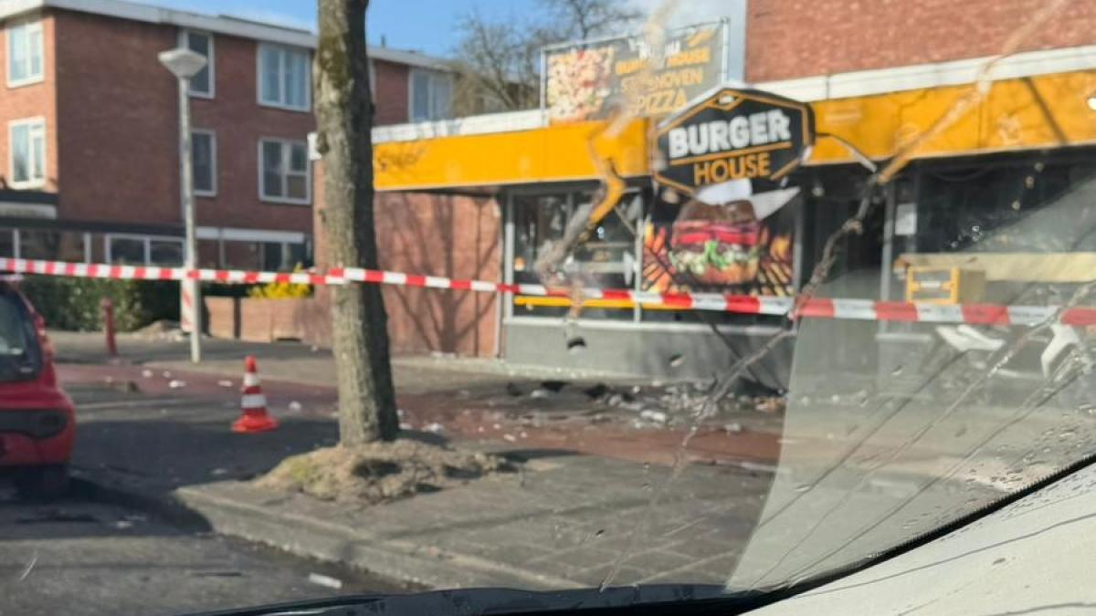 Explosie bij Amsterdams burgerrestaurant • Inbreker op heterdaad betrapt