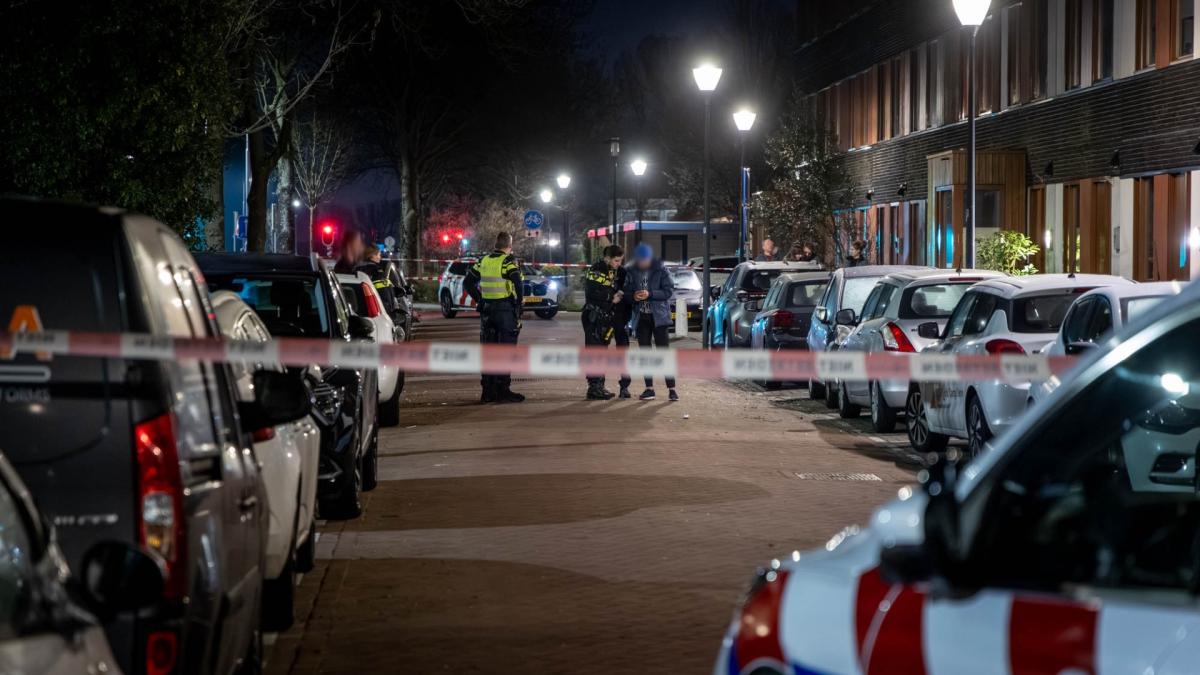 Twee jongens gewond bij botsing Castricum • Botsing op viaduct Heerhugowaard