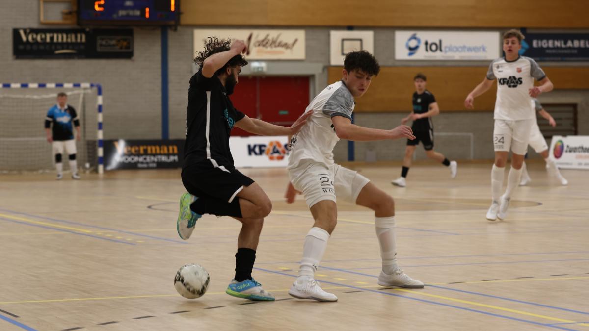 Samenvatting: zaalvoetballers Volendam blijven ongeslagen na zege op HZV uit Heiloo