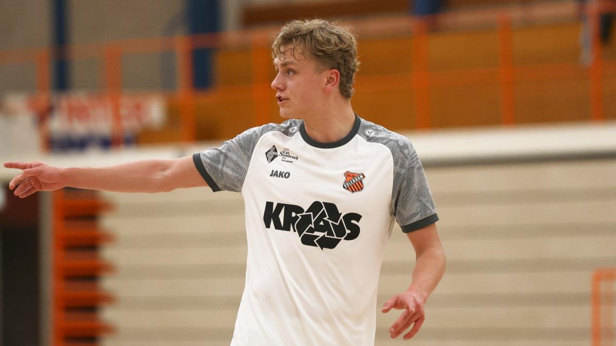Zaalvoetbalwedstrijd Volendam loopt uit de hand: toeschouwers thuisclub met elkaar op de vuist