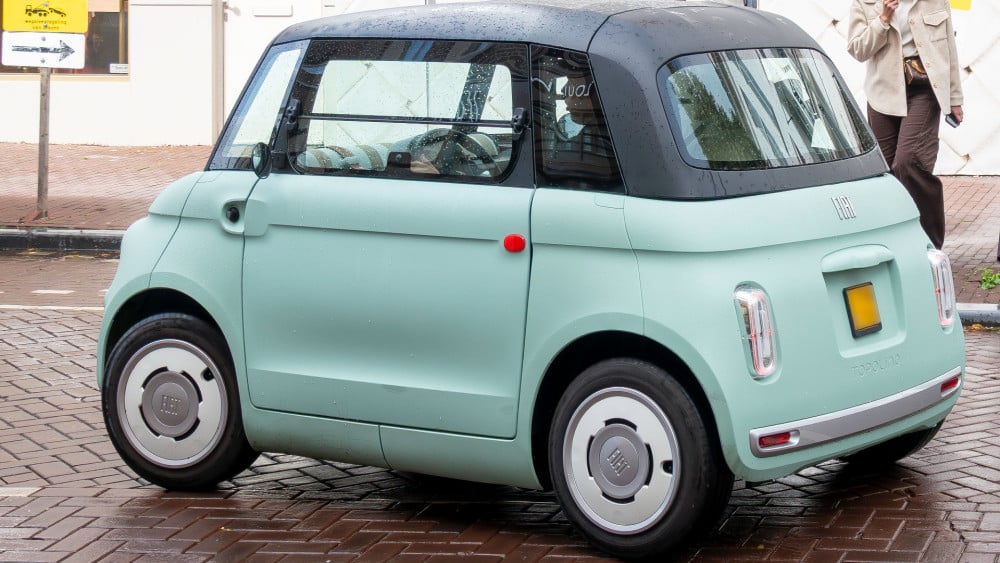 Minder nieuwe mini-auto's in Amsterdam na schrappen stadsbrede parkeervergunning Home