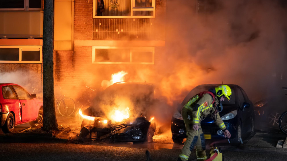 Twee gewonden bij botsing in Schagerbrug • Gewapende overval op juwelier in Amsterdam