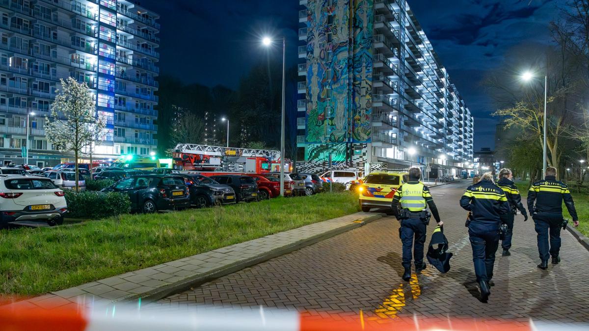Brand in kelderbox Amsterdam-Zuidoost, één gewonde