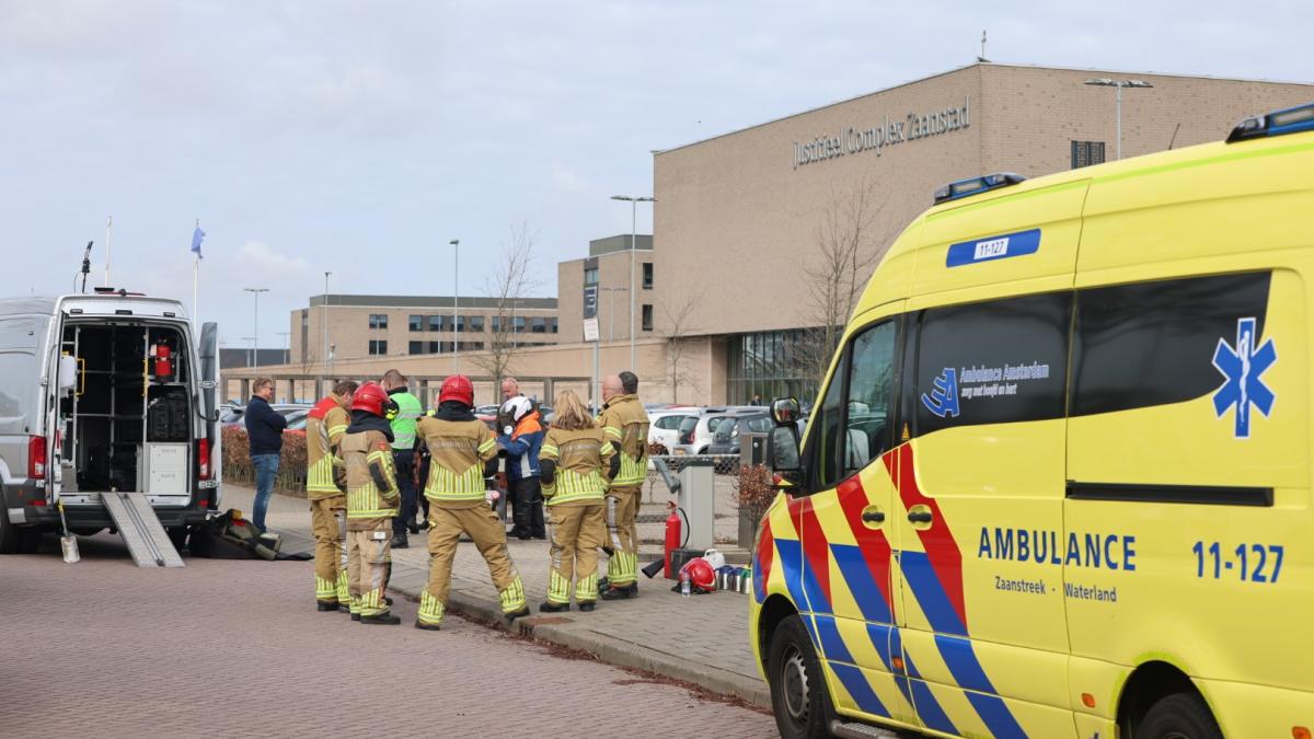 EOD ontmantelt 'verdacht voorwerp' bij gevangenis Westzaan
