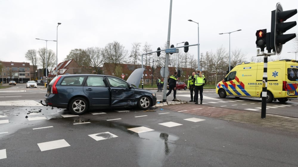 Oorzaak explosie Anna Paulowna nog onduidelijk • Drie gewonden bij botsing Hoofddorp