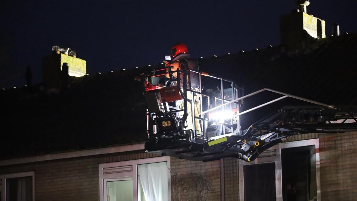 Twee personen naar ziekenhuis na woningbrand in De Rijp