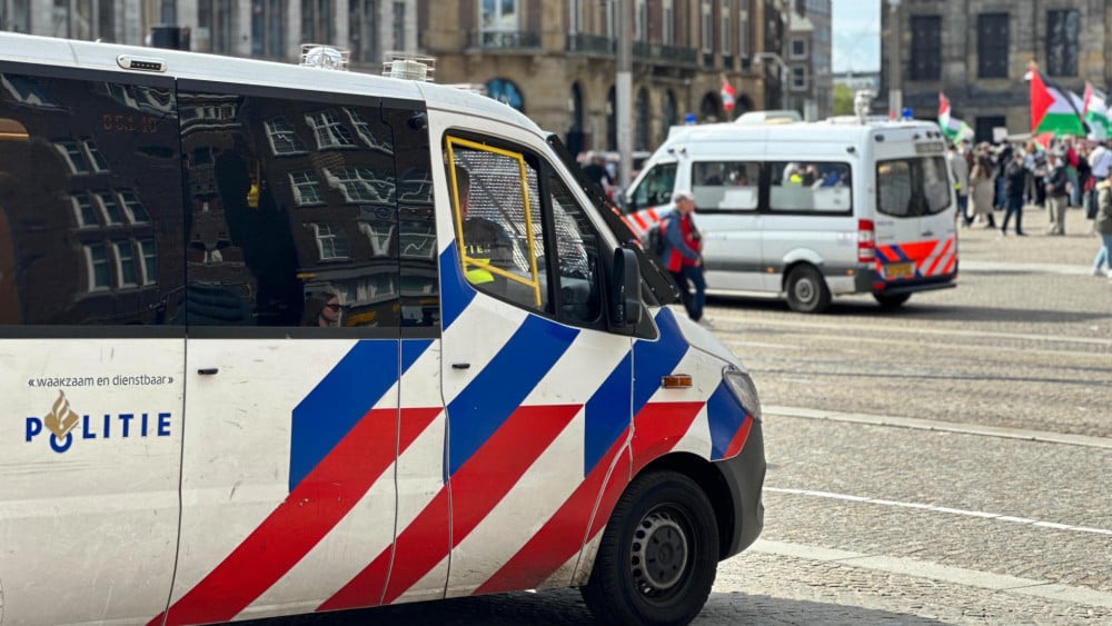 Pro-Palestijnse demonstrant aangehouden na afpakken Israëlische vlag