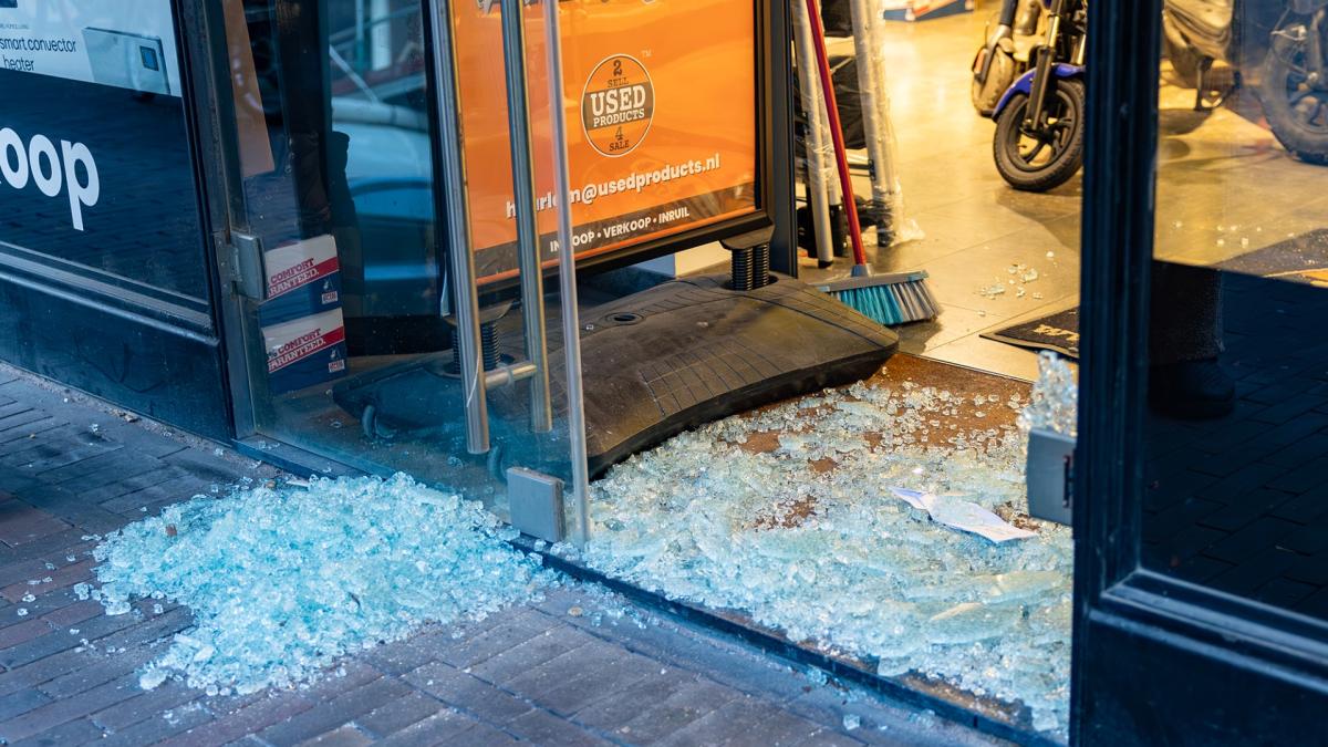 Inbraak bij tweedehandswinkel in Haarlem