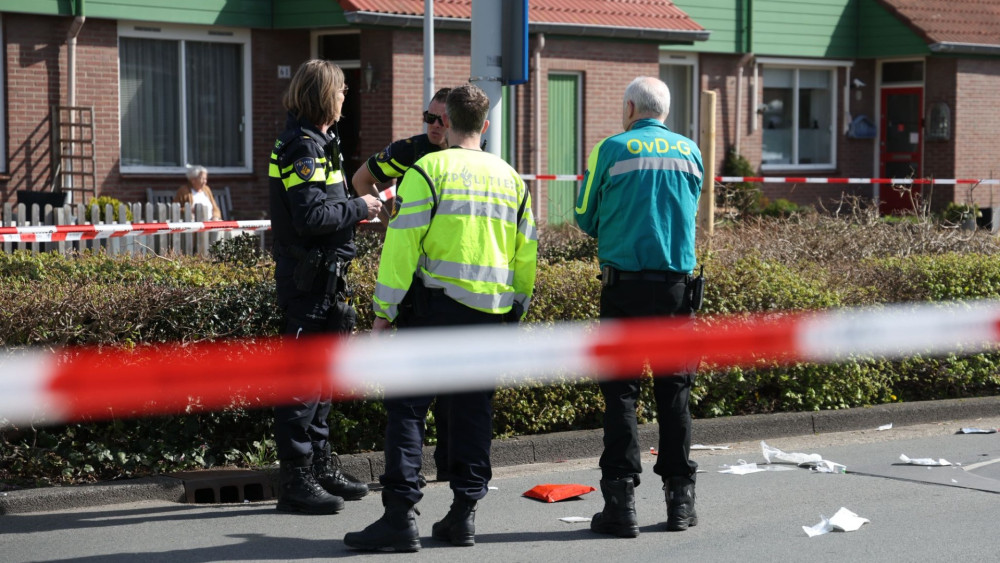 Pedestrian seriously injured after collision on Purmerweg in North