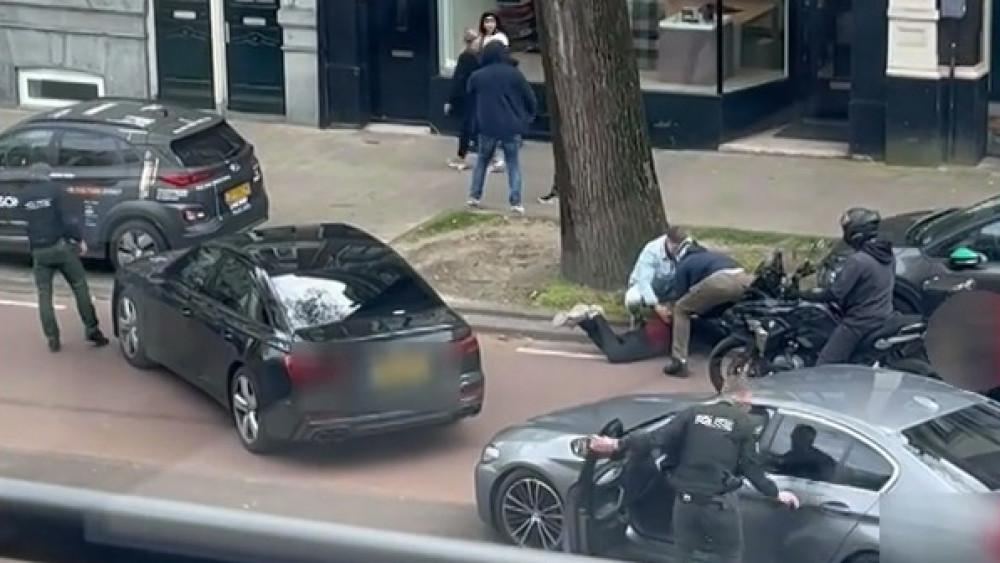 SWAT team tackles man on Sarphatistraat: "Insane arrest"