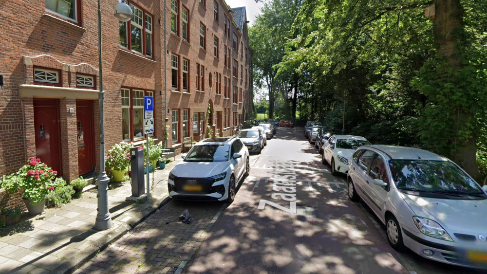 Basements flooded after pipe burst in Zaanstraat, boil water advisory for 88 addresses